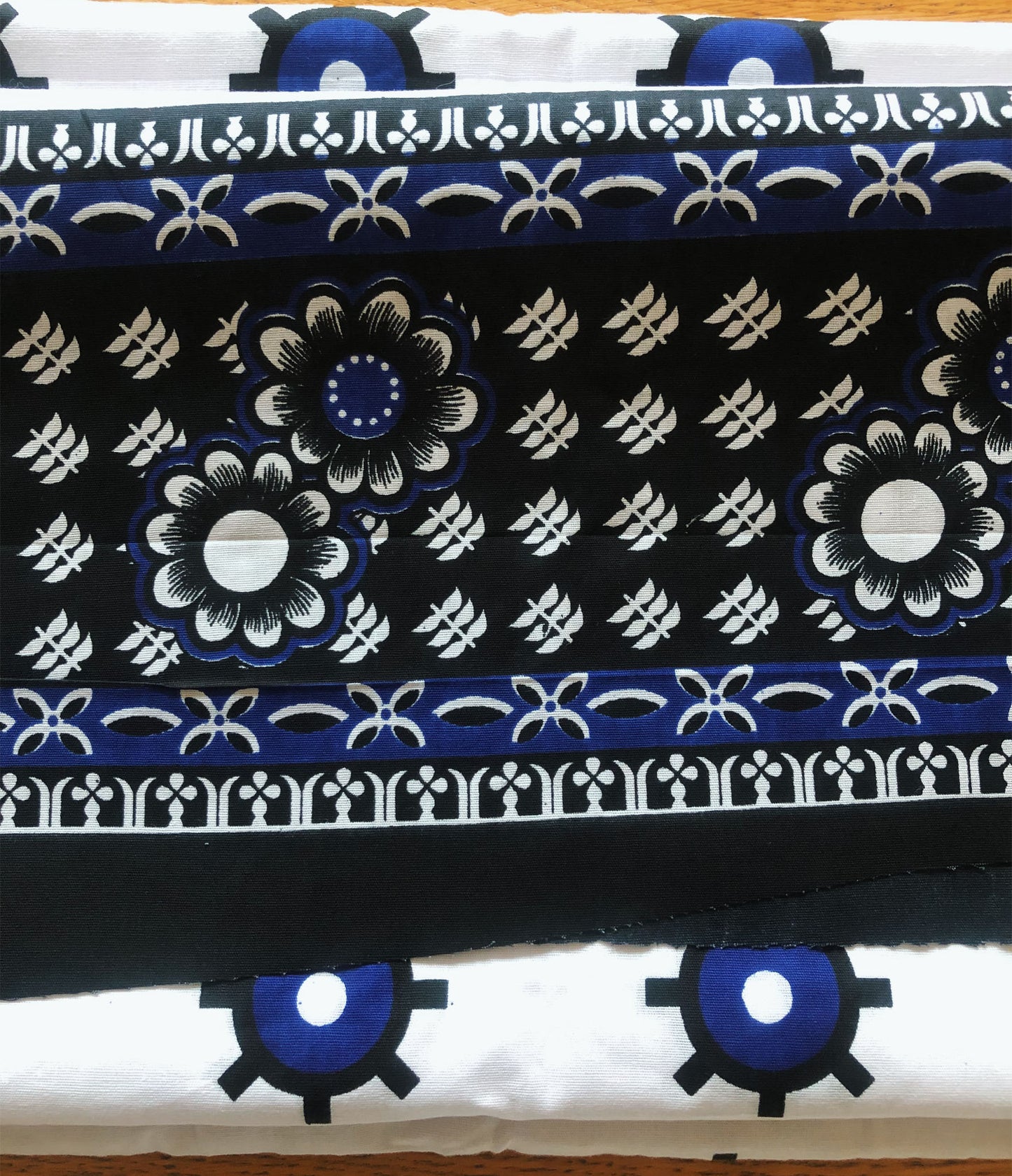 Blue and White Kanga